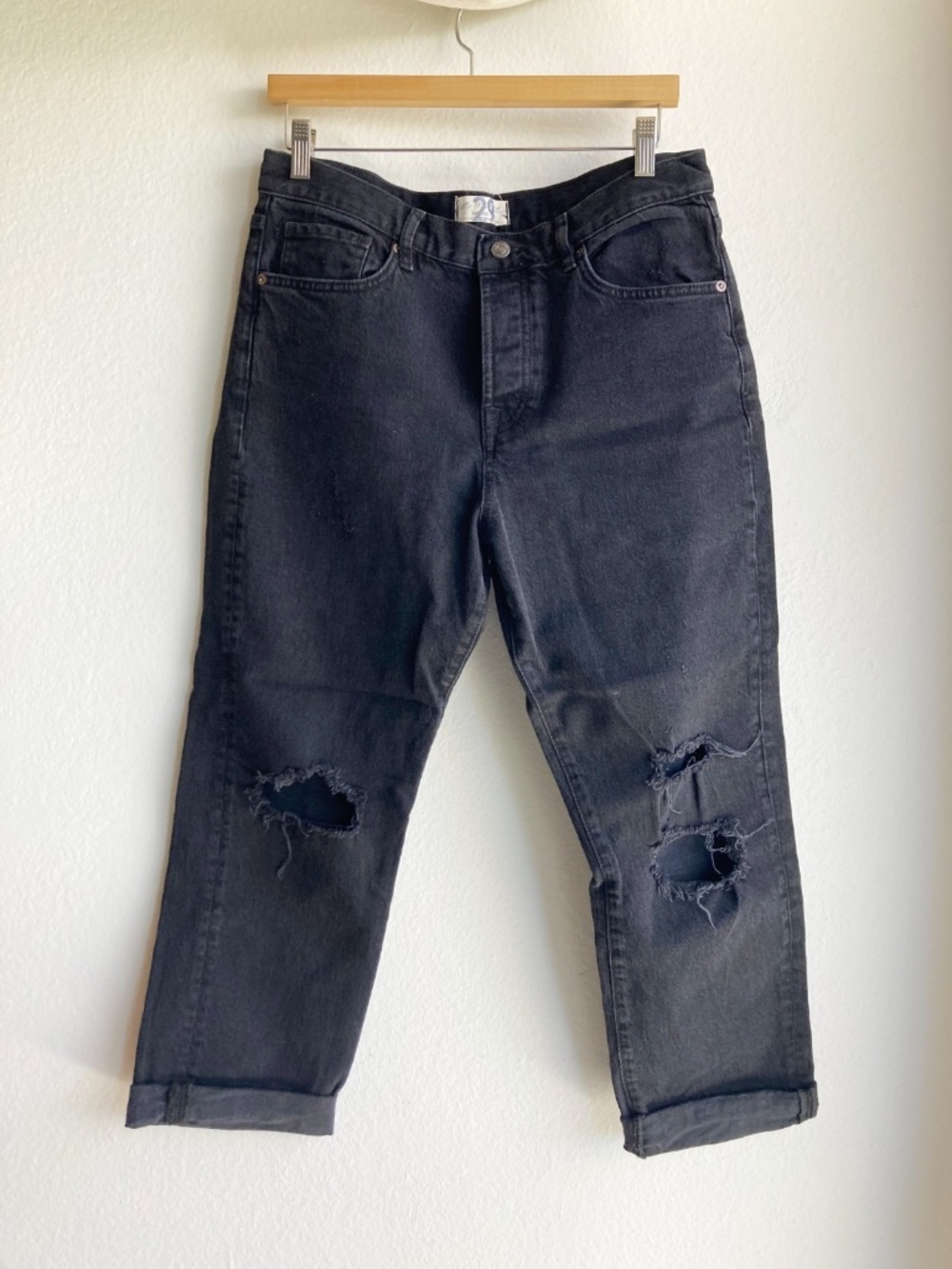 Free People Women’s Black Bren Boyfriend Distressed Jeans Size 29
